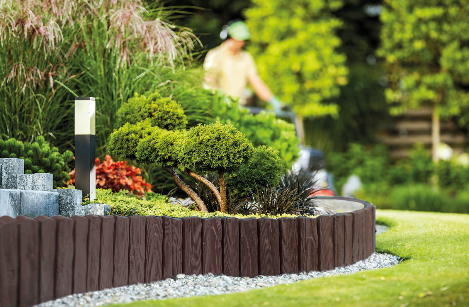 Brown Wood Texture Palisade Lawn Edging, 2.32m